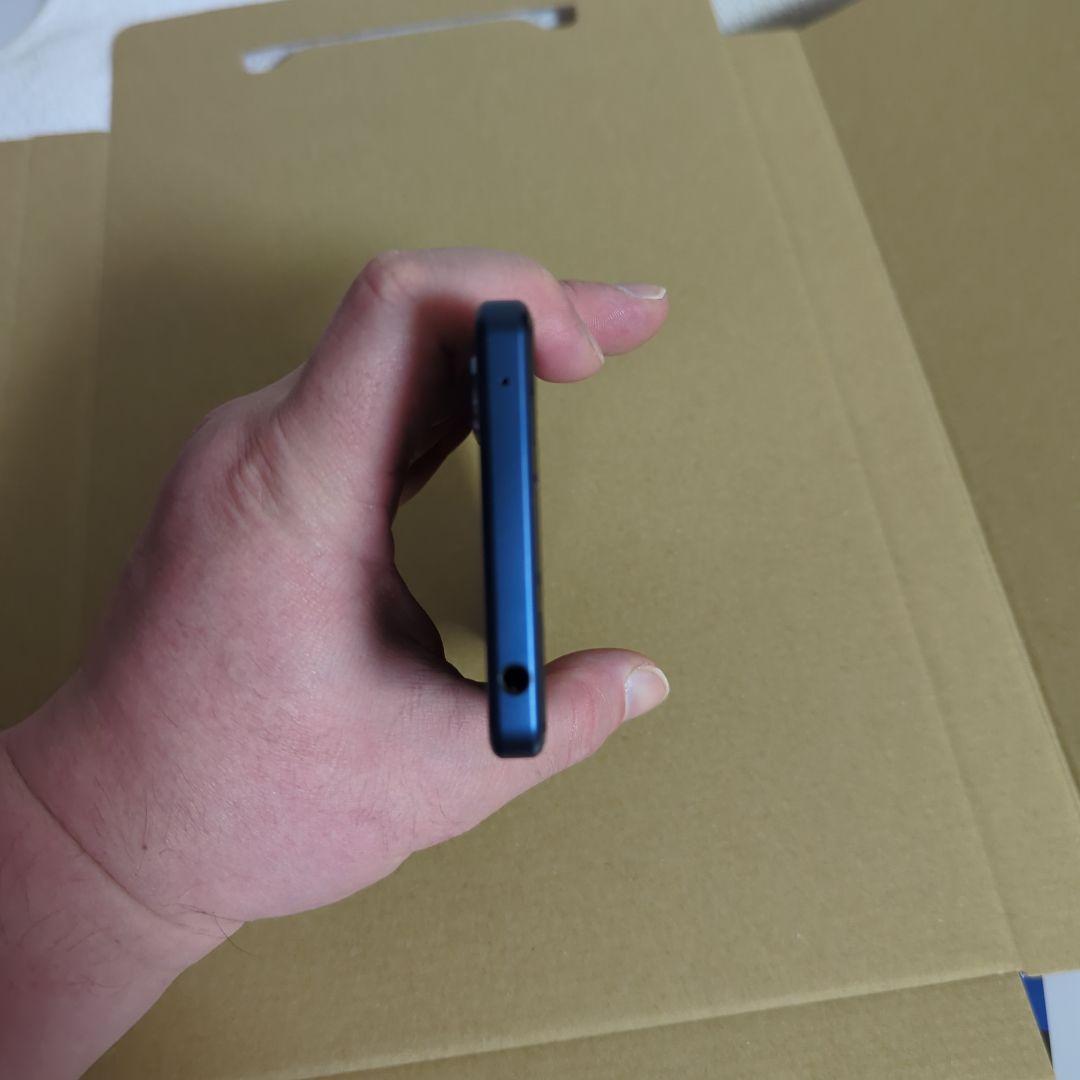 Sony Xperia 紫 docomo 本体