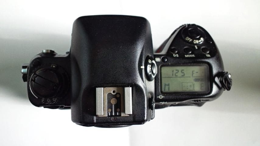 Nikon F5 フイルム一眼レフカメラ