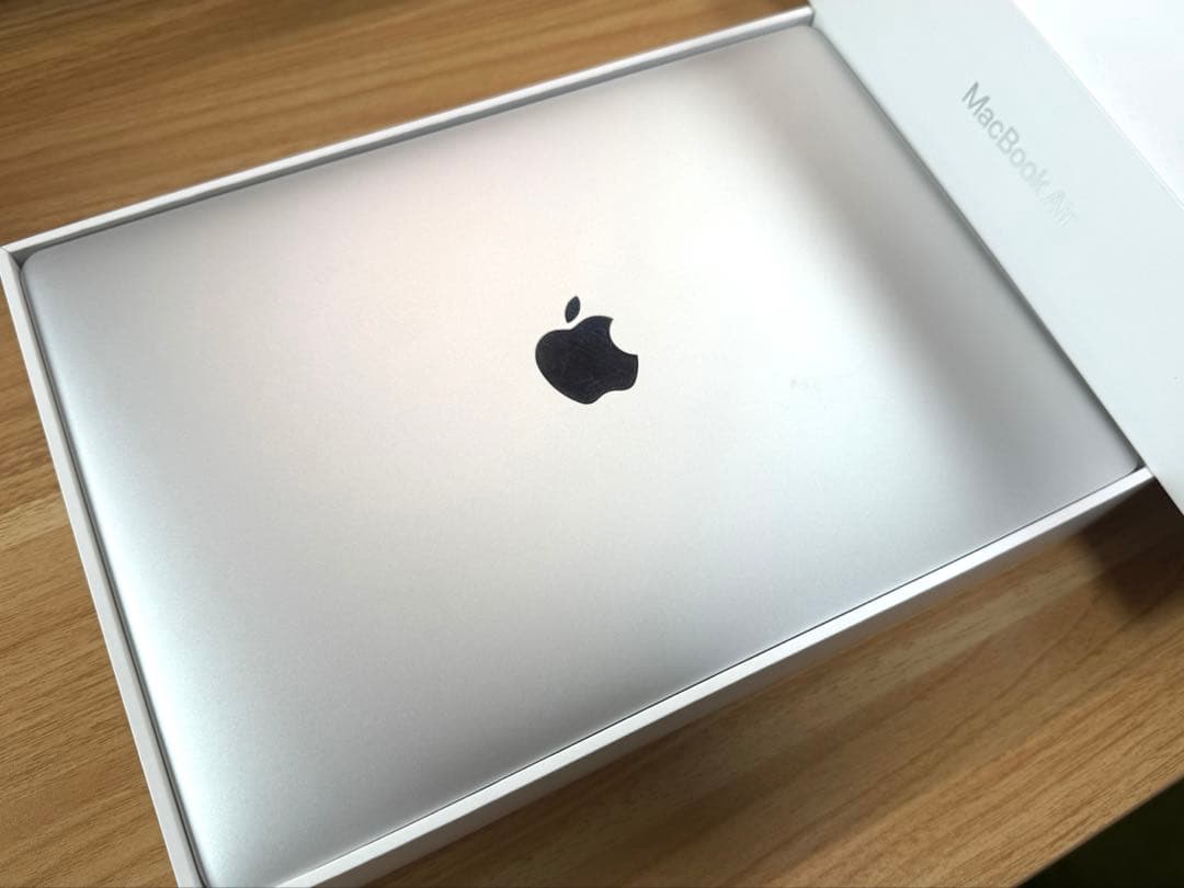 【美品】M1 MacBook Air 13インチ 16GB / 512GB