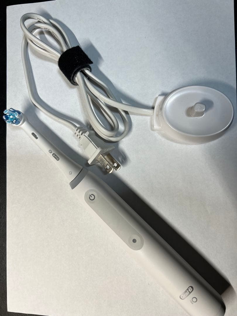 Oral-B iO3 電動歯ブラシ本体 ホワイト 充電器付き