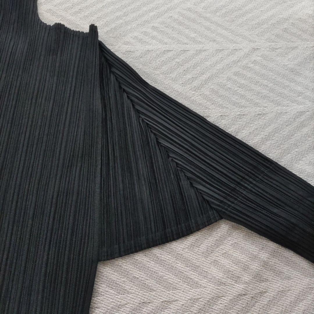 PLEATS PLEASE ブラック タートルネック 4