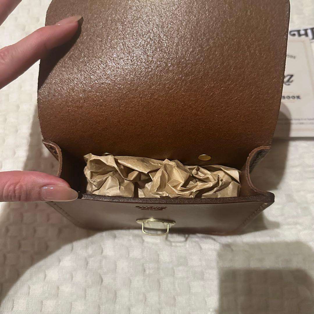 広瀬すずドラマ使用牛革HERZ ブラウンレザー ボディバッグ