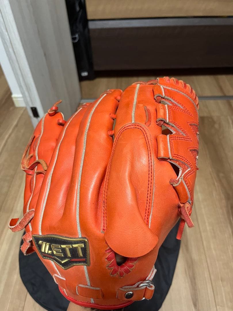 む*x様 【オーダー】ZETT プロステイタス 硬式グローブ 右投手用 手の甲隠