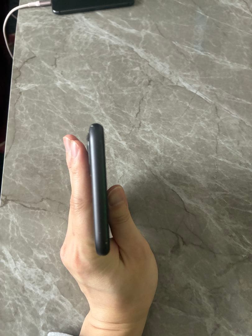 『R97』iPhone 11 ブラック128GB SIMフリー 本体