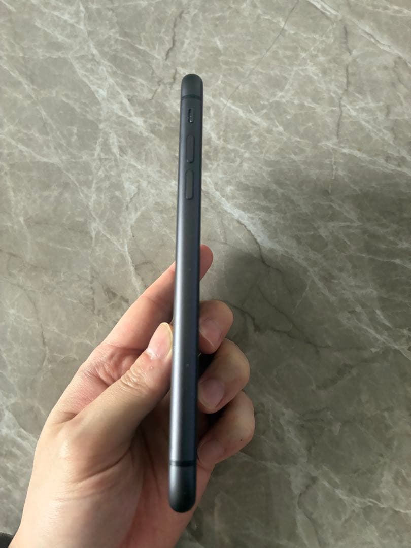 『R97』iPhone 11 ブラック128GB SIMフリー 本体