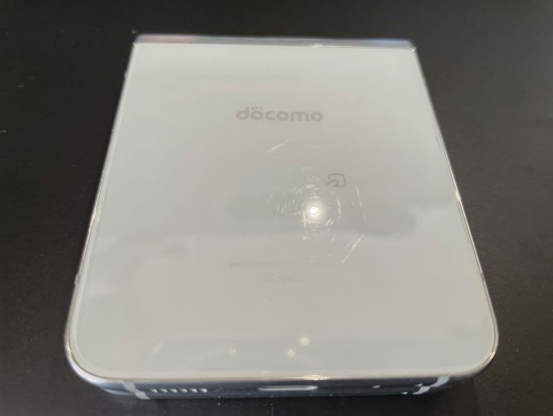 スマートフォン本体 Galaxy Z Flip5 256GB docomo