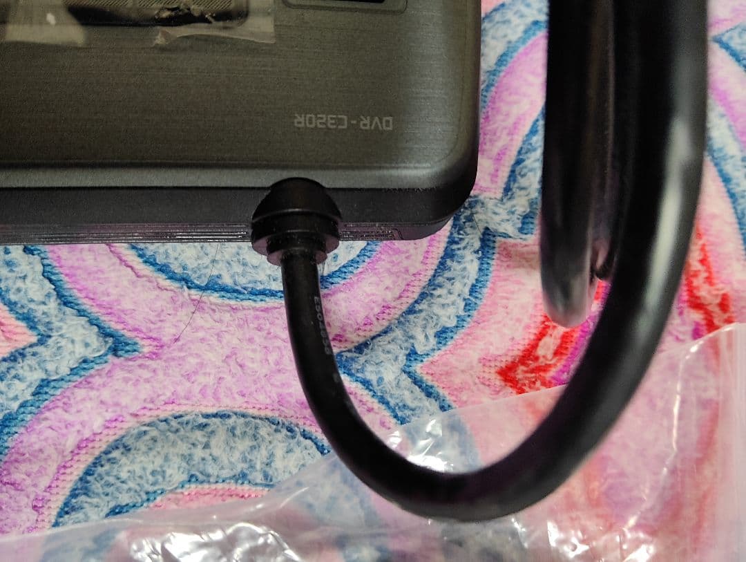 DVR-C320R ドライブレコーダー 本体と電源ケーブル　。リヤカメラなし。