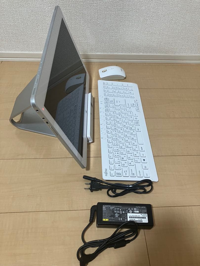 富士通 Lifebook GH77/T Corei7 デスクトップPC