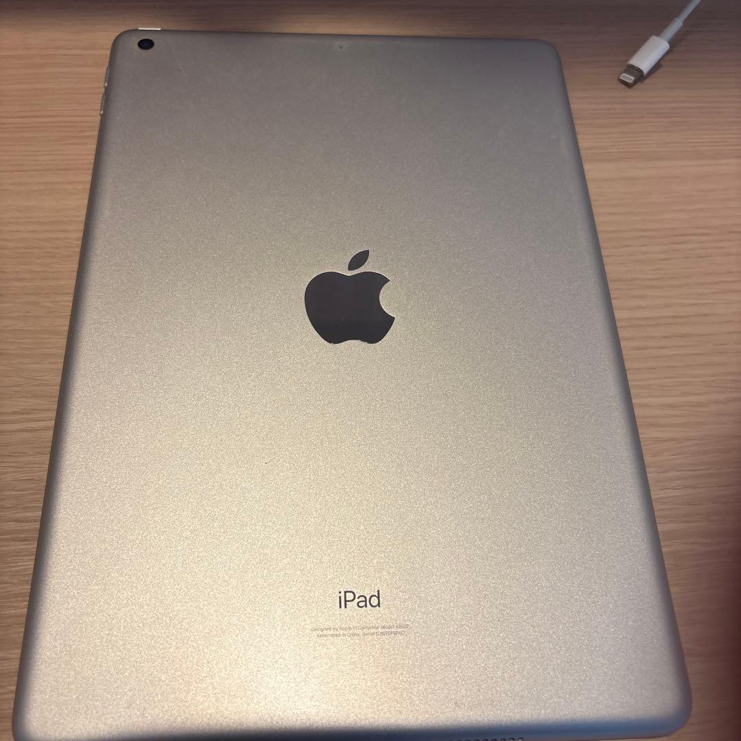 Apple iPad シルバー 大画面