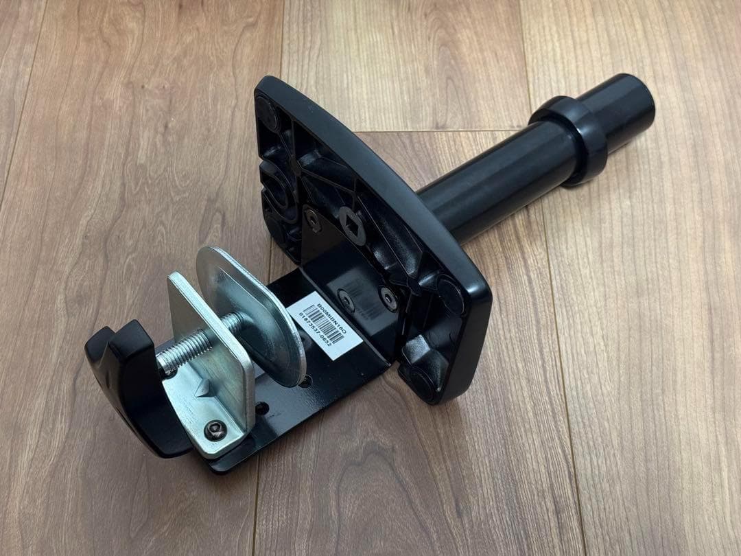 【美品】Amazonベーシック モニターアーム シングルディスプレイタイプ ブ