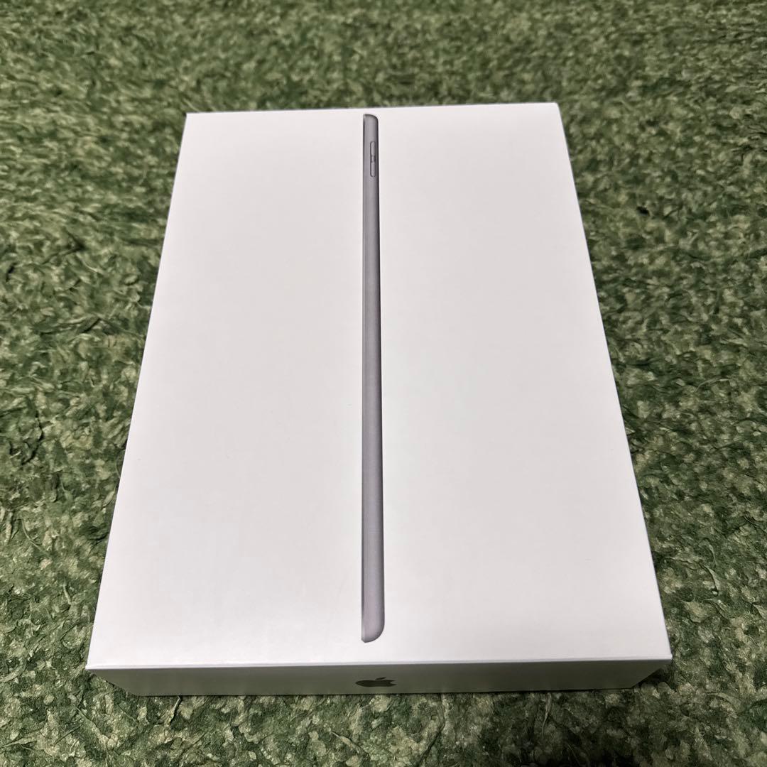 Apple iPad スペースグレー 本体第8世代SoftBank 128GB