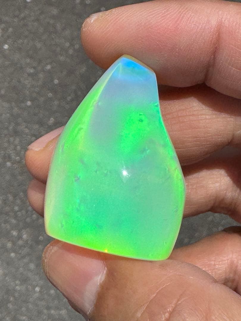 人工オパール　三線バチ　オーロラ模様