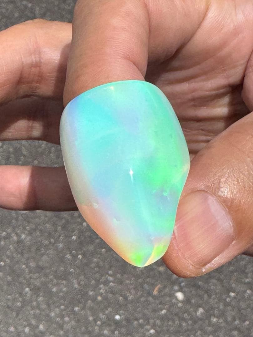 人工オパール　三線バチ　オーロラ模様