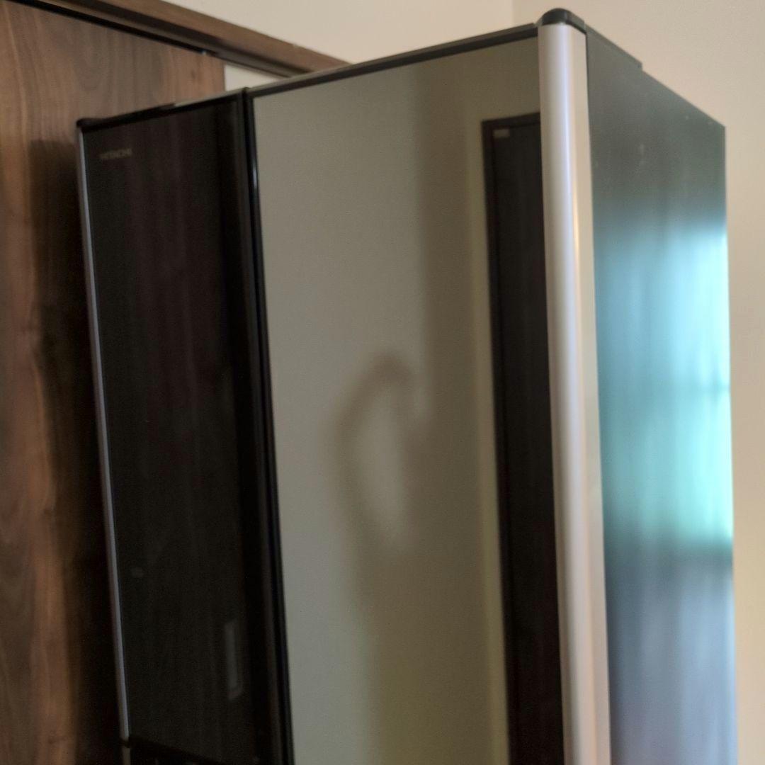 ブラック 2ドア冷蔵庫 ミラー仕上げ　565L