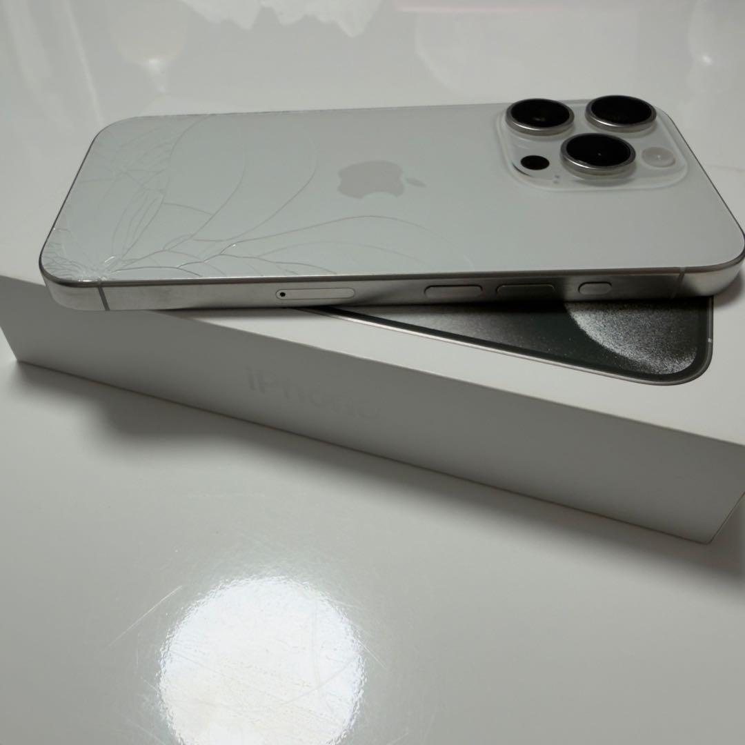 Apple iPhone 15Pro シルバー 本体