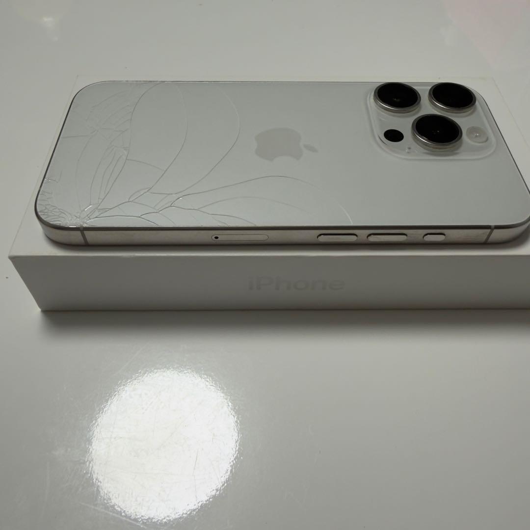 Apple iPhone 15Pro シルバー 本体