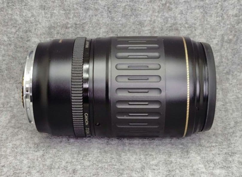 キヤノン　EF100-300mm F4.5-5.6 USM 望遠ズームレンズ