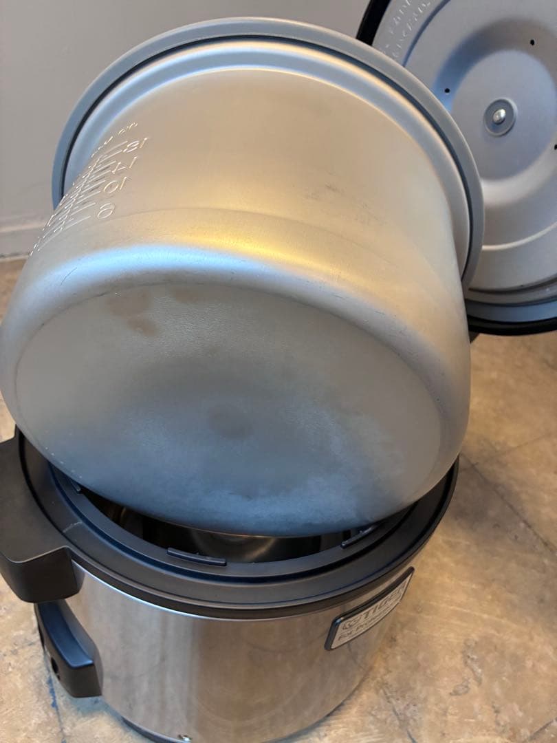 TIGER 炊飯器　二升炊き　JNO-A361