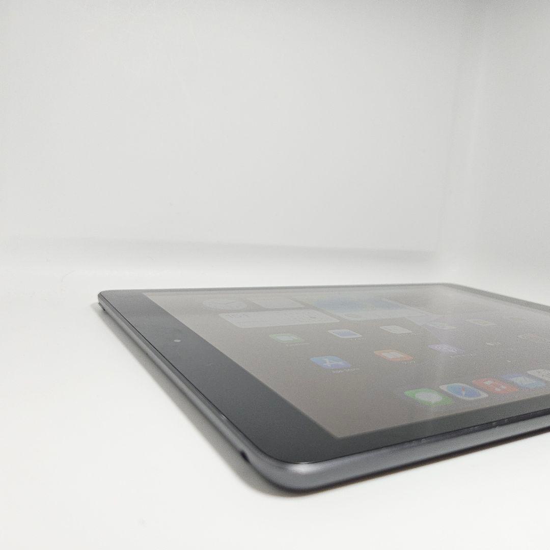 準美品 iPad 第8世代 32GB Wi-Fiモデル MYLC2J/A 本体