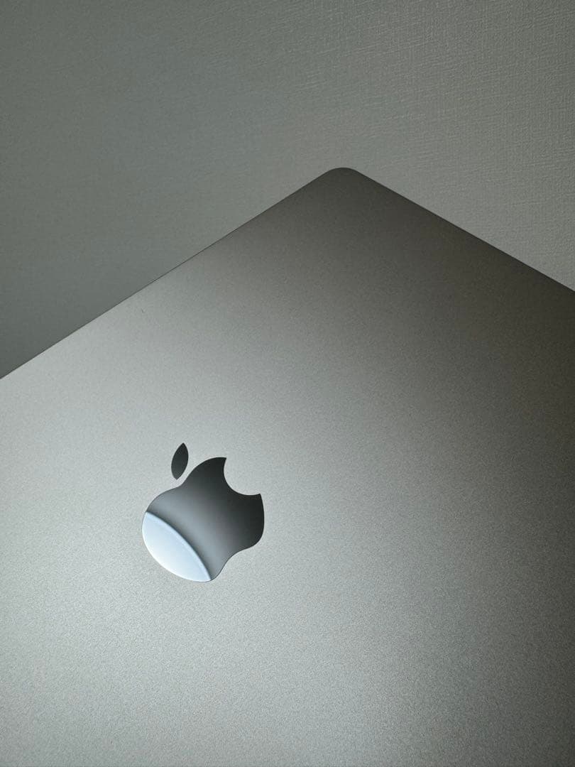 M2チップMacBook Air - 16GB 512GB