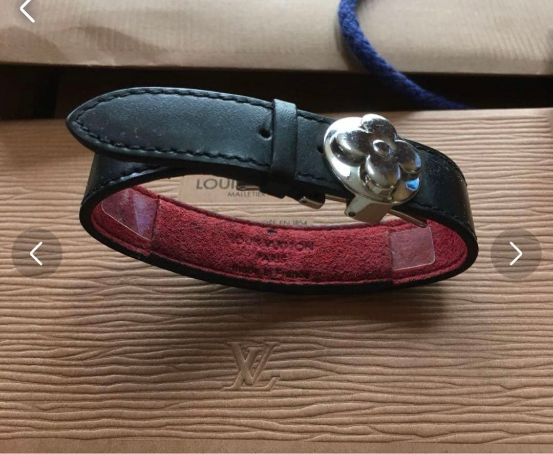 Louis Vuitton ブラックレザーバングル　ブレスレット　ルイビィトン