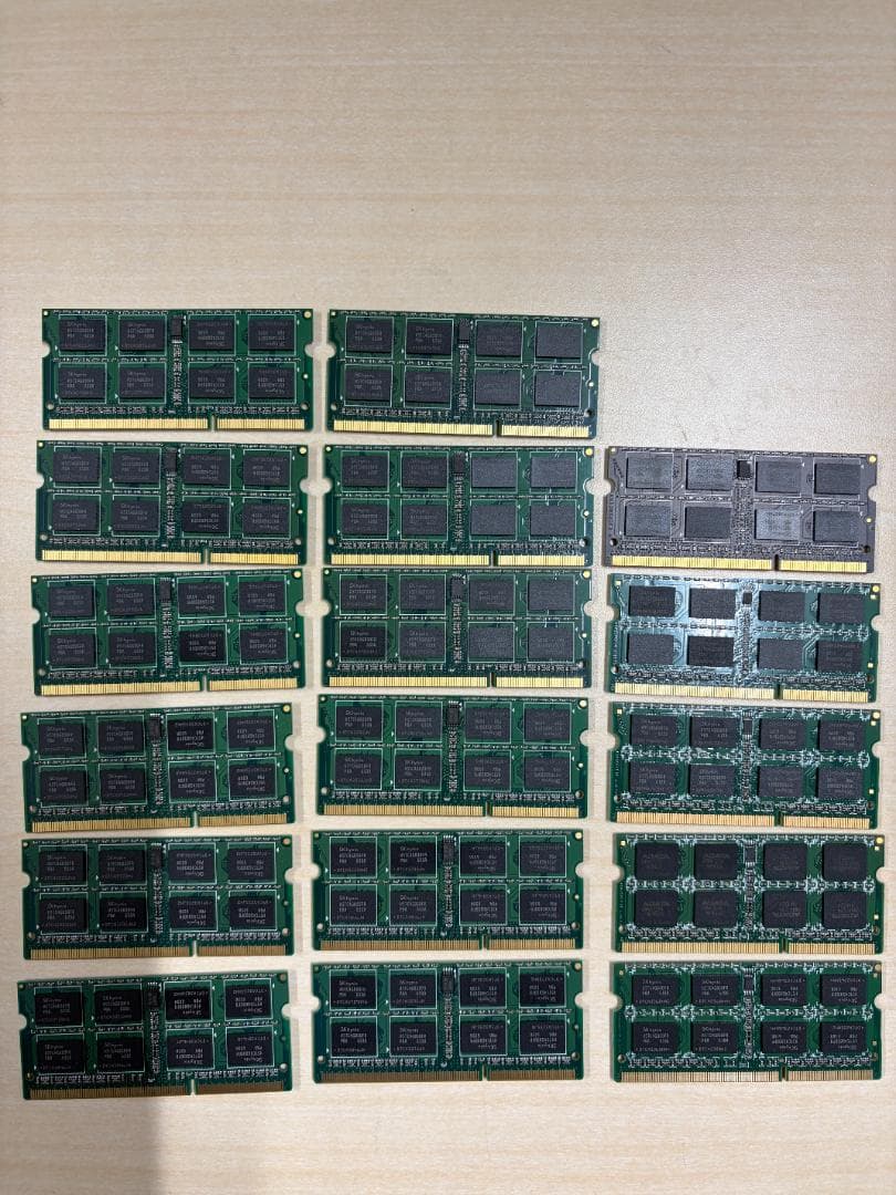 【中古動作品】ノートPC用メモリ PC3L DDR3L 8GB * 17枚