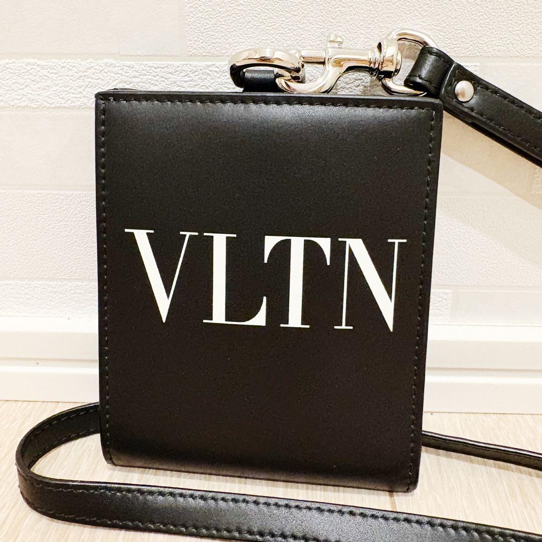 早い者勝【新品未使用】ヴァレンティノ　ショルダーバッグ　ウォレット　二つ折り財布
