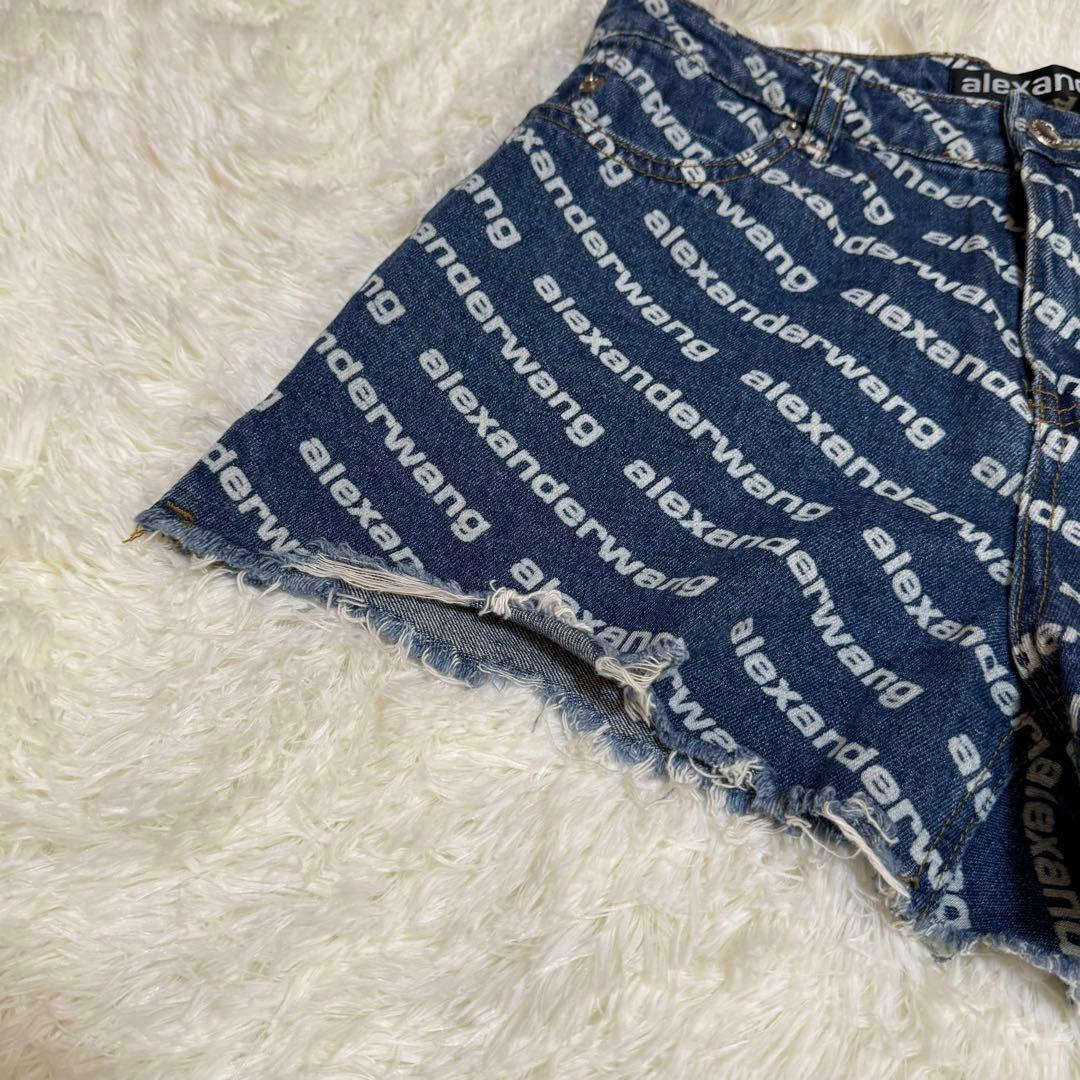 alexander wangズボン　ショートパンツ　ボトムス　デニム　ローマ字