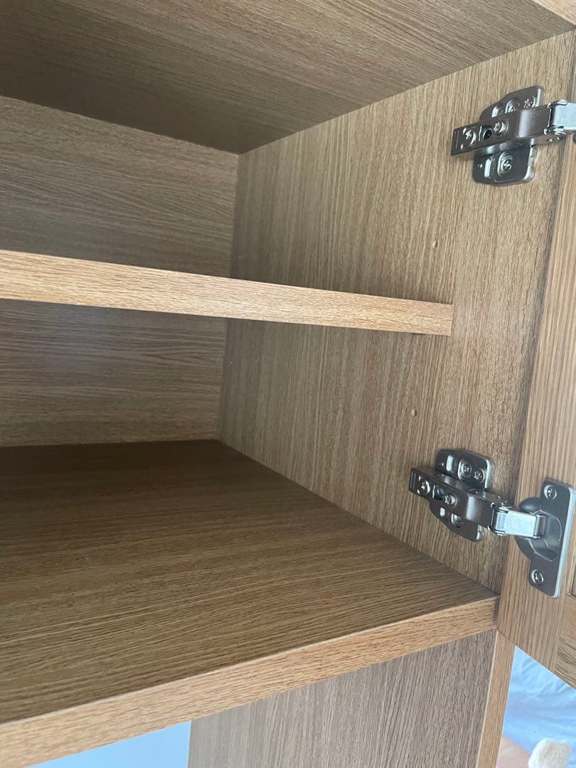 アデペシュ　キッチンボード　食器棚　カデル