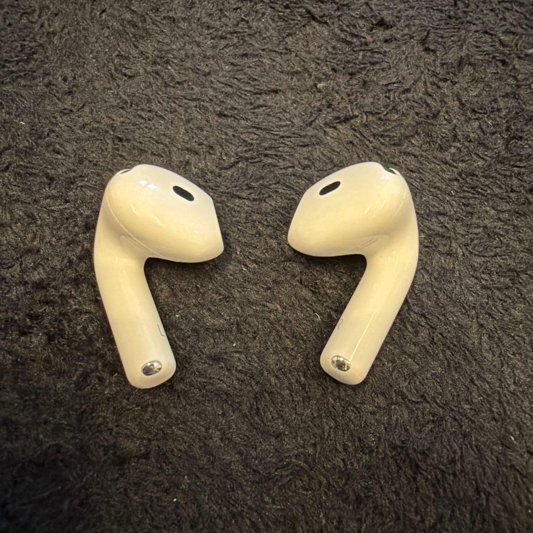 AirPods 4 本体 ケース　ホワイト　保証期間2026/11/29