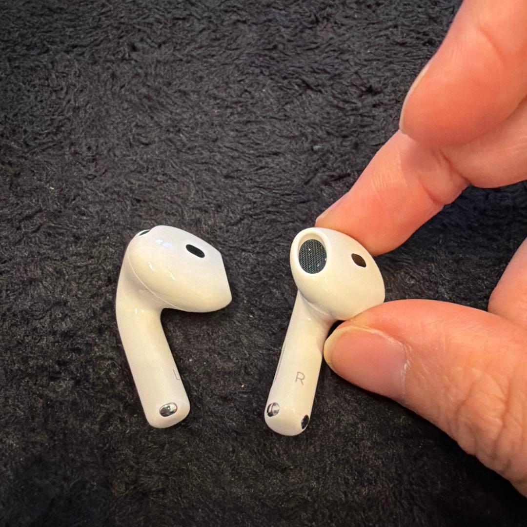 AirPods 4 本体 ケース　ホワイト　保証期間2026/11/29
