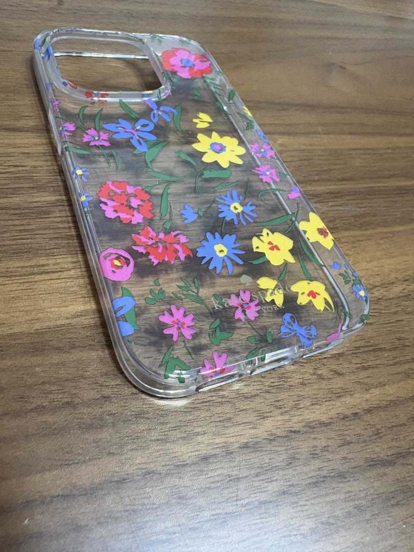【正規品】 ケイトスペード iPhone14Pro対応ケース クリームマルチ