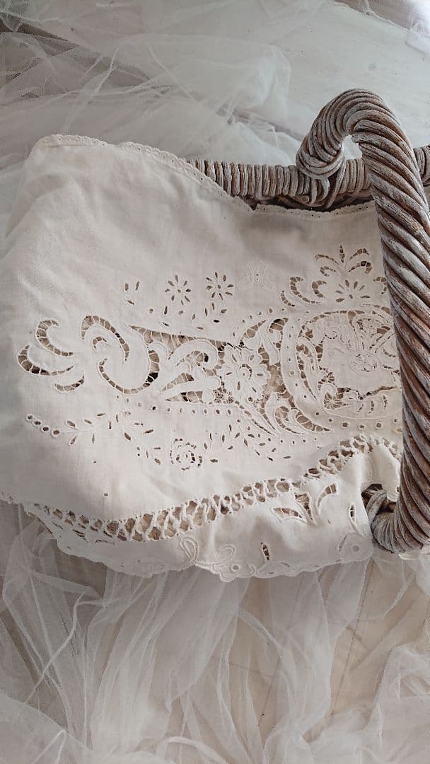 アンティーククロス ２枚付きの Koboバスケット シャビー