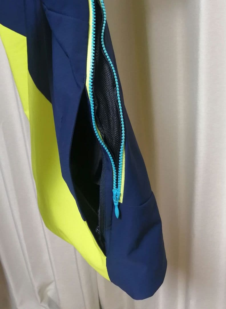 DESCENTE　スキーウェア　ジャケット　SIO