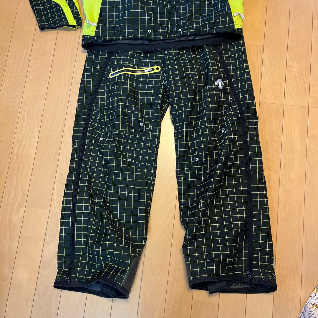 DESCENTE スキーウェア チェック柄 イエロー/ブラック