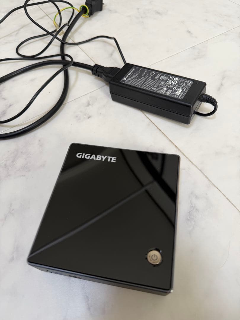 コンパクトPC　 GIGABYTE　GB-BXi5-4200