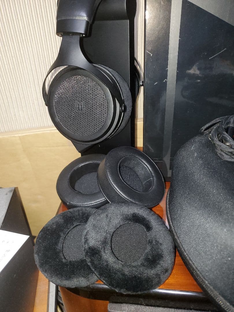 Monolith M1570　平面駆動ヘッドホン　バランスケーブル2種付き ド