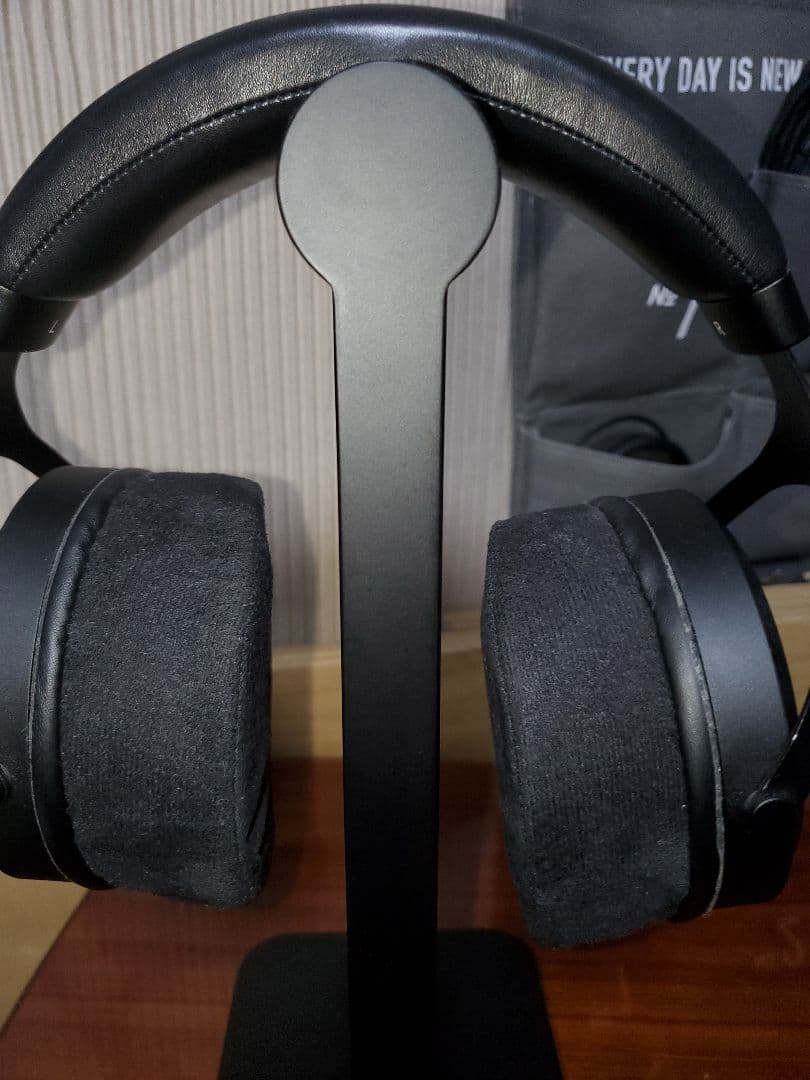 Monolith M1570　平面駆動ヘッドホン　バランスケーブル2種付き ド