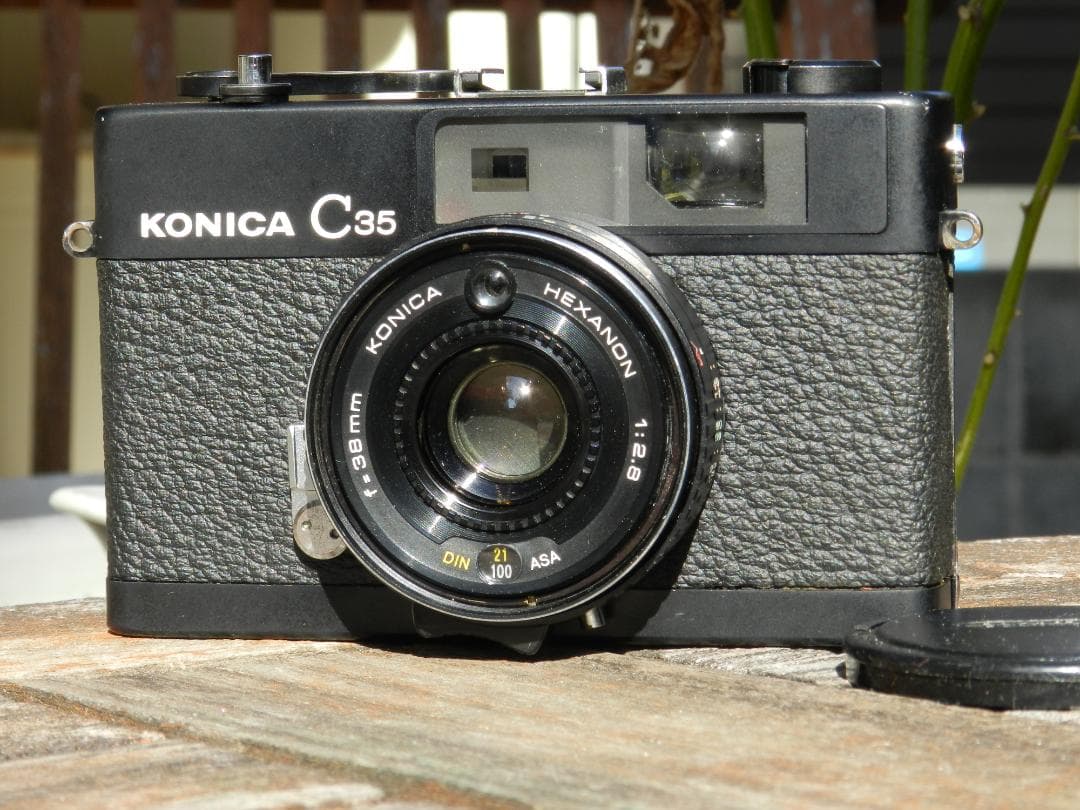 美品　KONICA C35 ブラック レンジファインダーカメラ 即撮影可