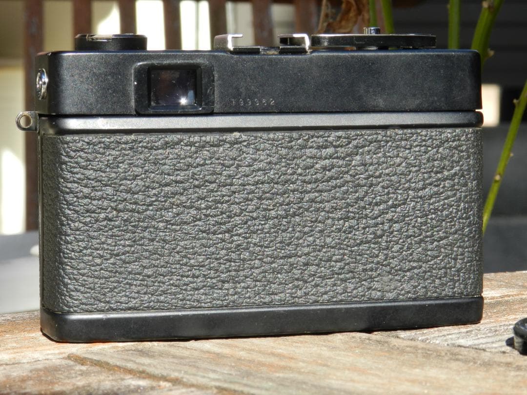 美品　KONICA C35 ブラック レンジファインダーカメラ 即撮影可