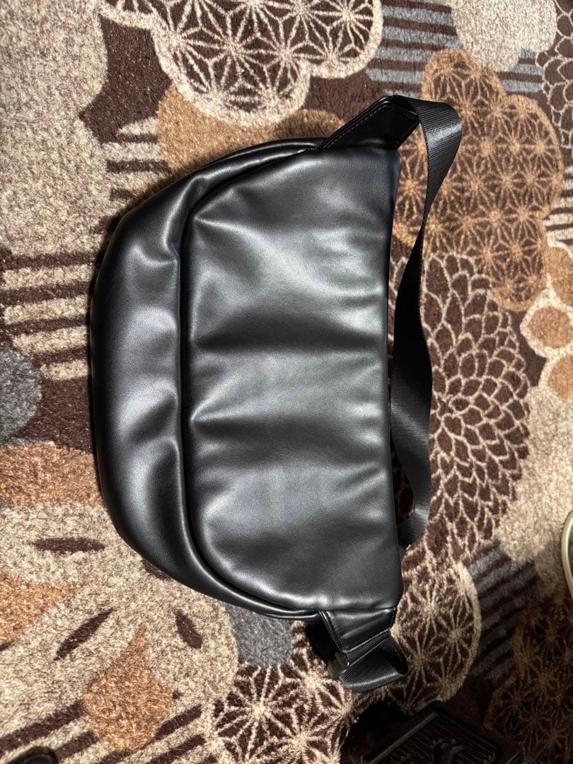 マリークワント　ブラックボディバッグ