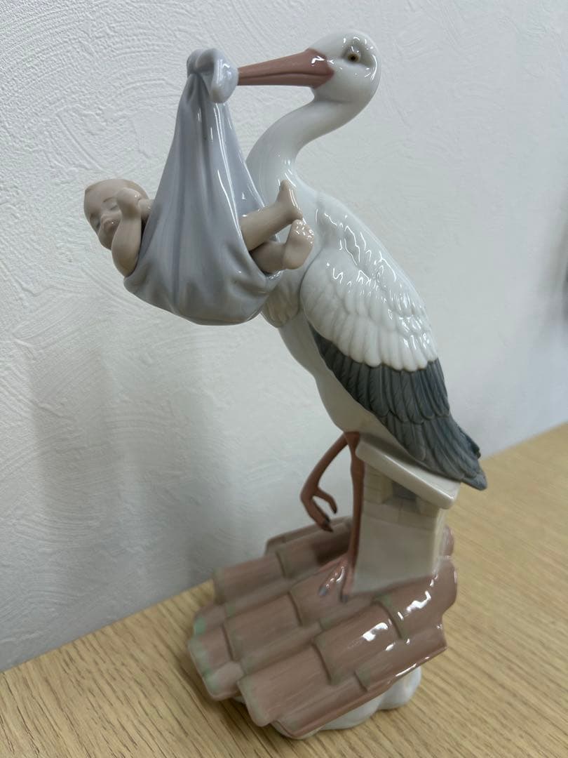 『希少　リヤドロ コウノトリの贈り物』