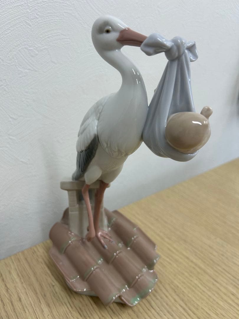 『希少　リヤドロ コウノトリの贈り物』