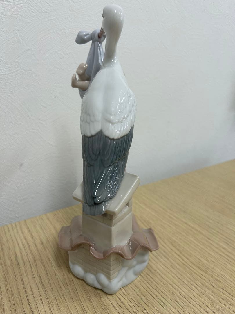 『希少　リヤドロ コウノトリの贈り物』