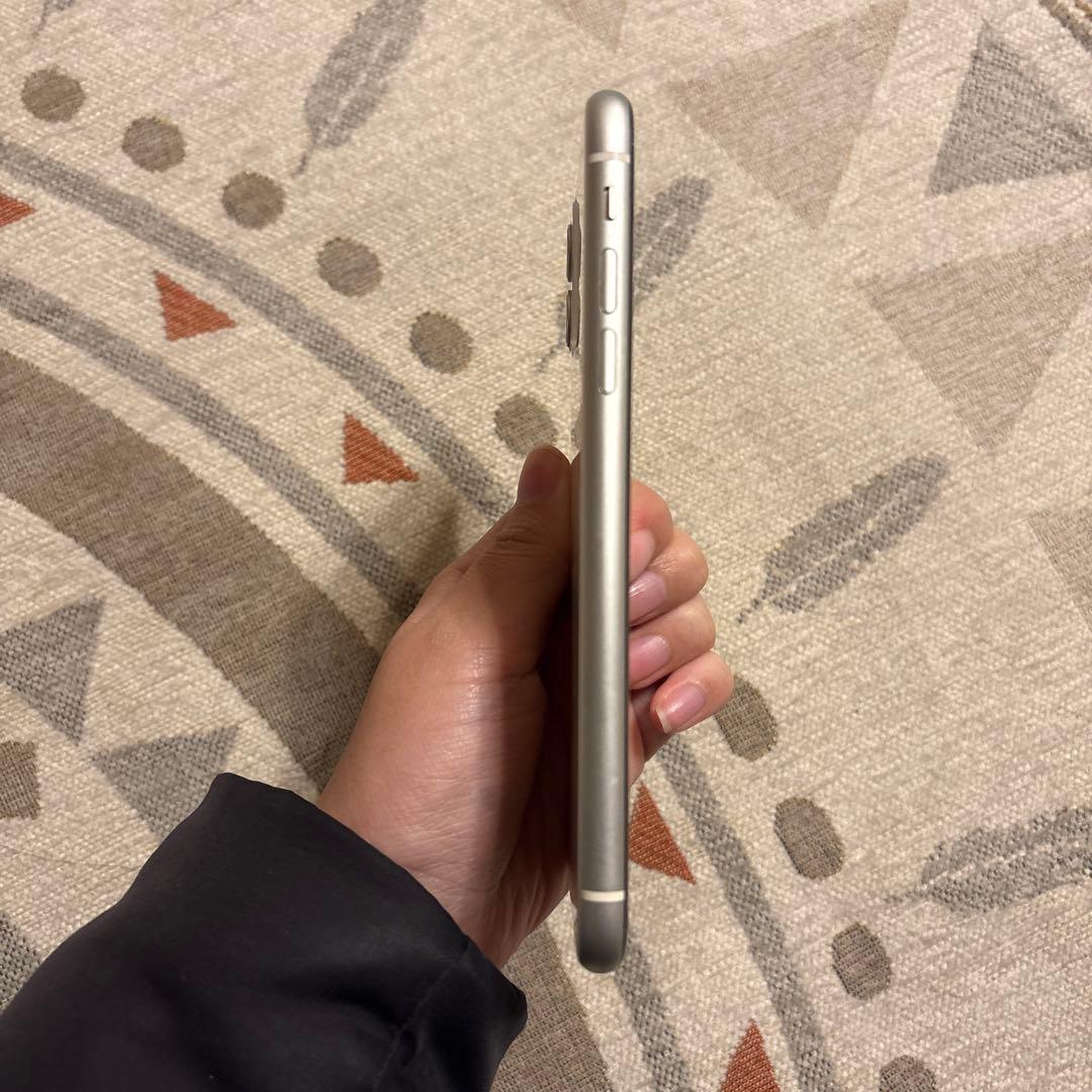 値下げ）Apple iPhone 11 ホワイト 画面にひびあり