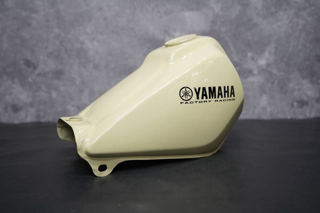ヤマハ TW200 純正ガソリンタンク ウレタン塗装後未使用 FTR223