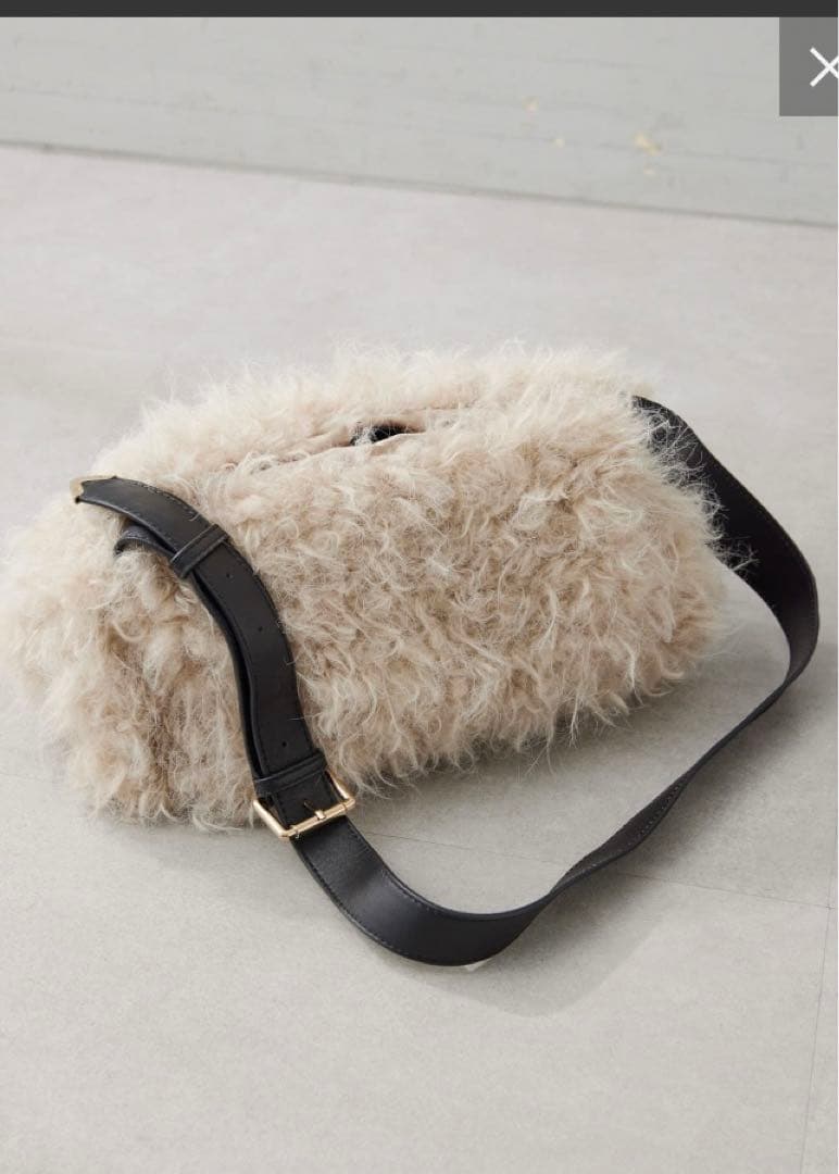 ear PAPILLONNERフェイクファーバッグ