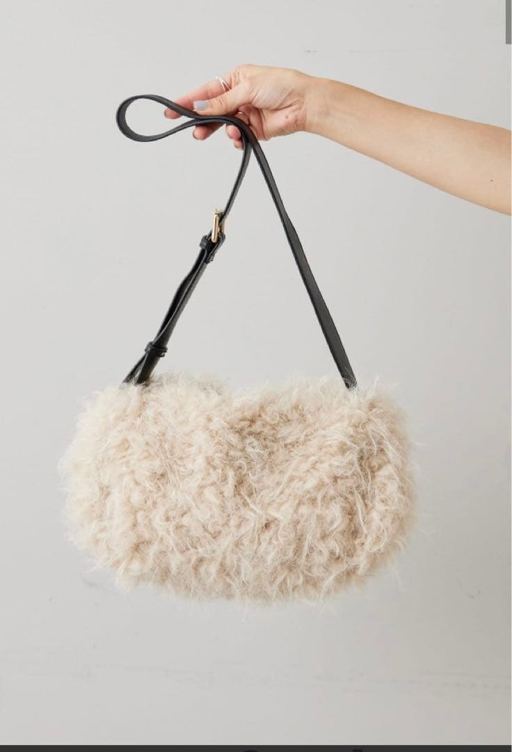 ear PAPILLONNERフェイクファーバッグ