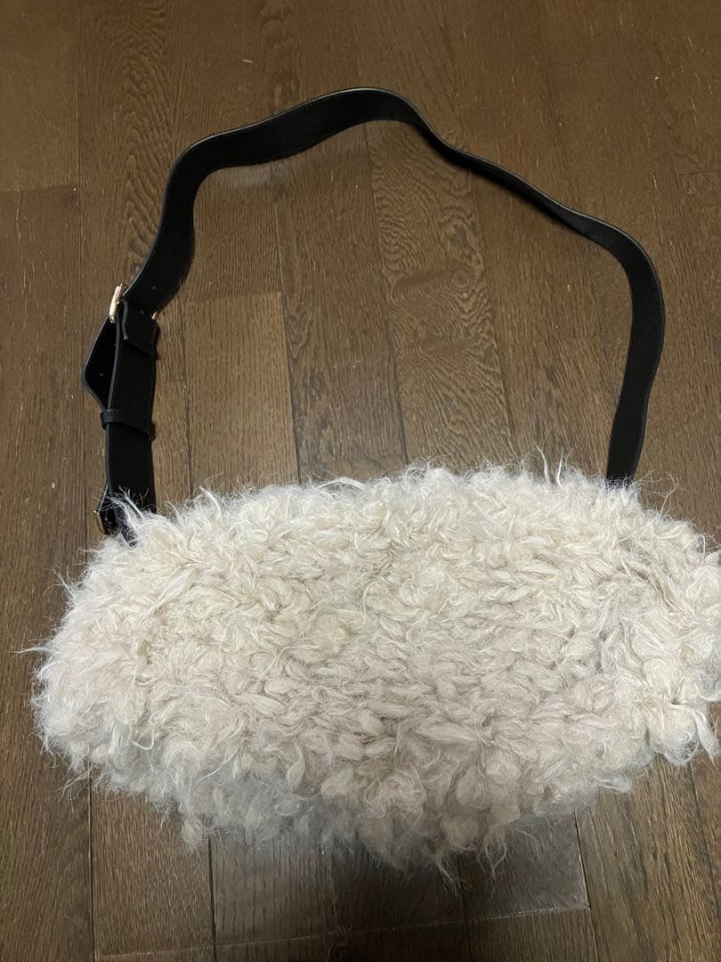 ear PAPILLONNERフェイクファーバッグ