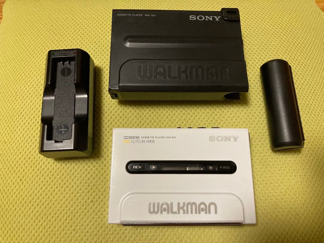 希少　SONY WM-501 WALKMAN ハードキャリングケース付　ジャンク